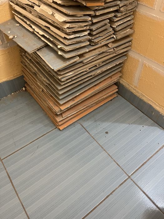 Продам кафель на фото видно