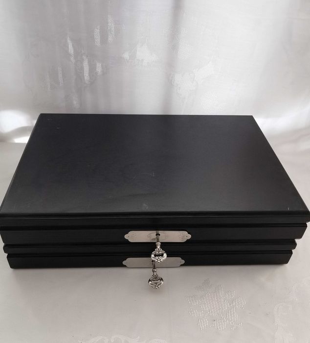 Tacamuri din argint masiv 800 Auerhahn nefolosite pentru 12 persoane