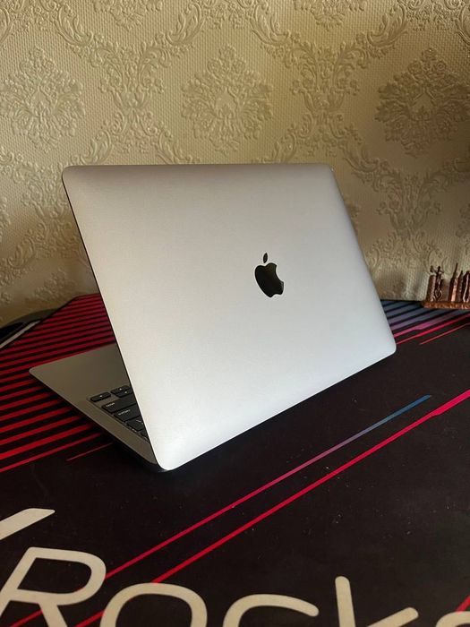 MacBook Air 13 M1 (2020) / 256GB
