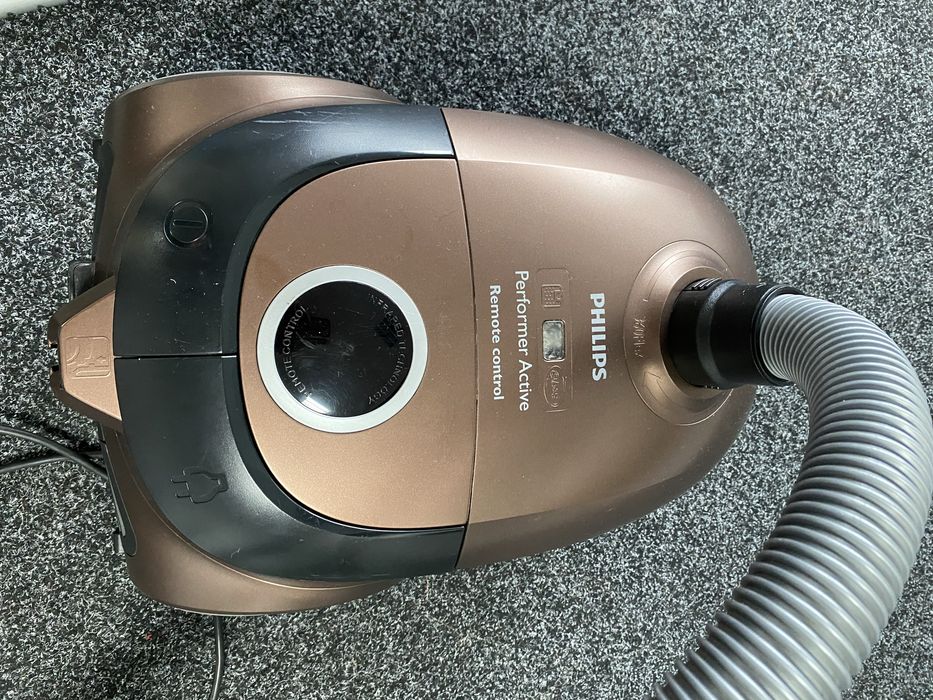 Прахосмукачка Philips Performer Active