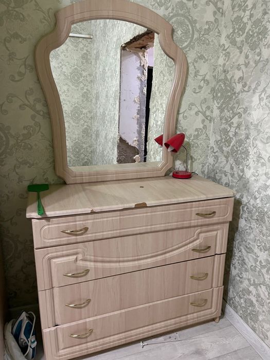Гарнитур спальный, шкаф