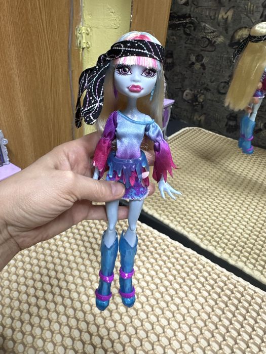 Продам куклу  монстр  хай!