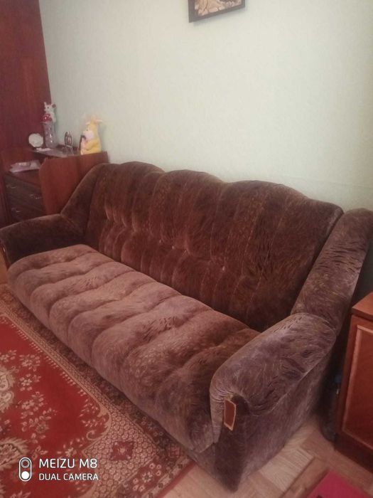 Отдам диван - книжка даром