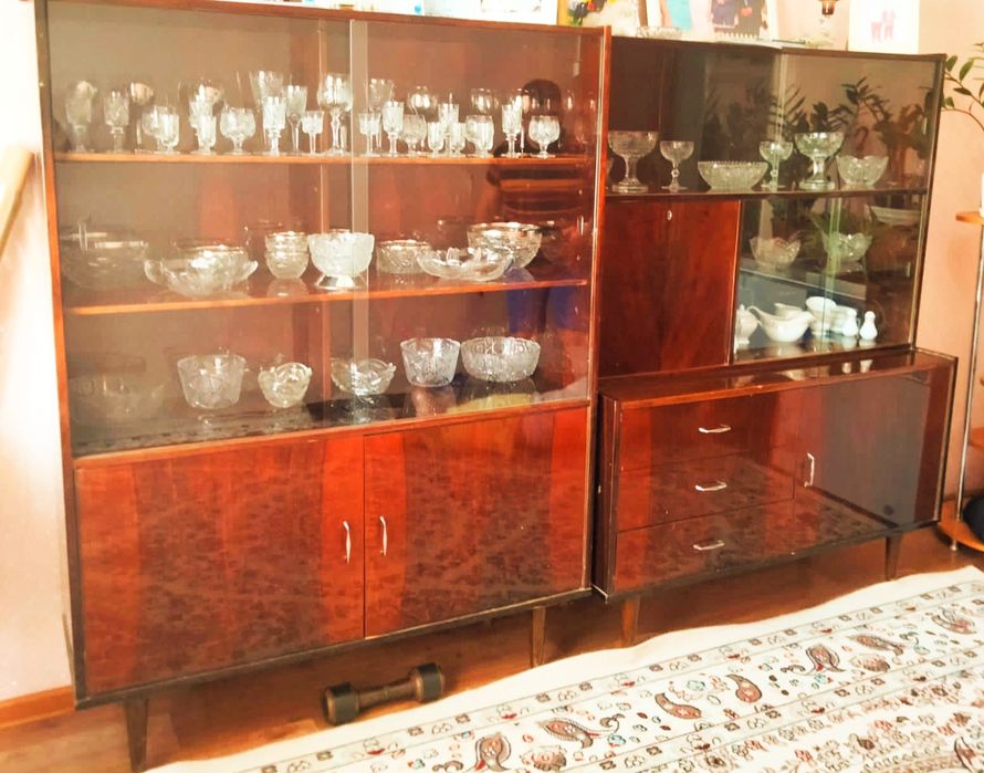 Продается сервант РАРИТЕТ