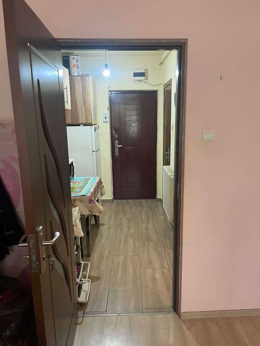 Vand garsoniera in Resita ( Aleea Tineretului )