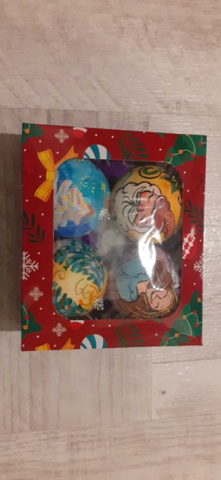 4 globuri lucrate/pictate manual