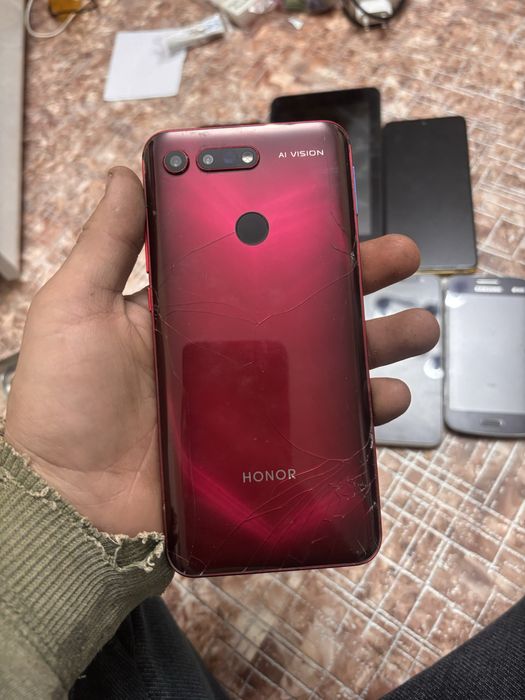 Продам телефоны не рабочие на запчасти