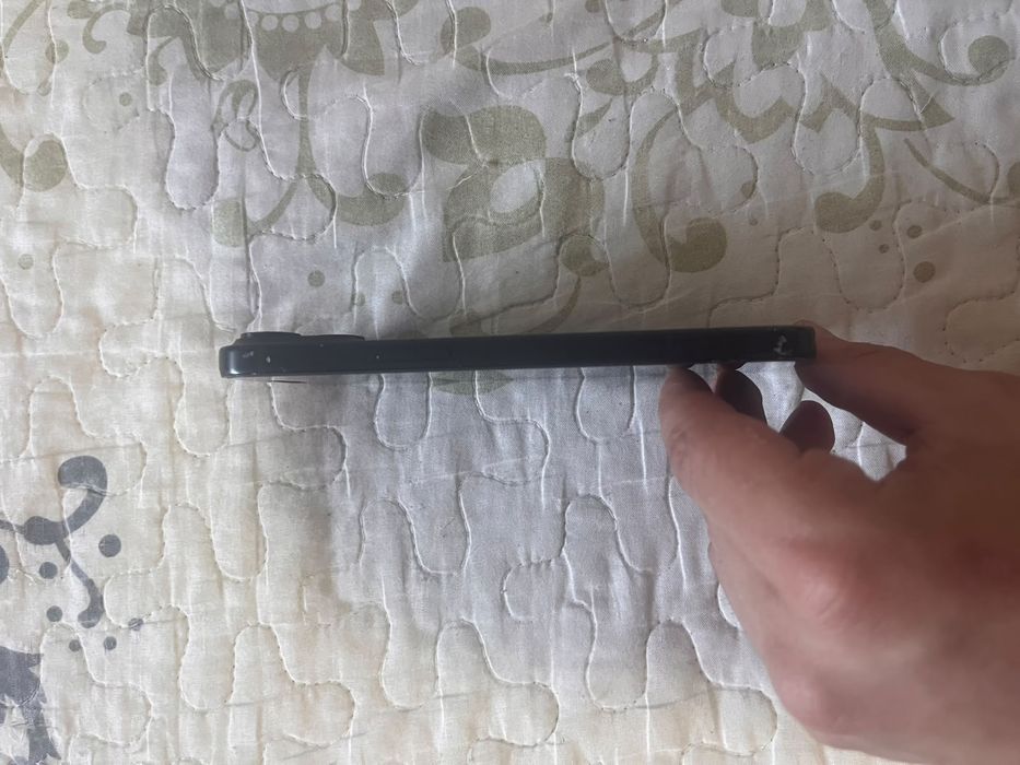 Vând/schimb iPhone 15 Simplu
