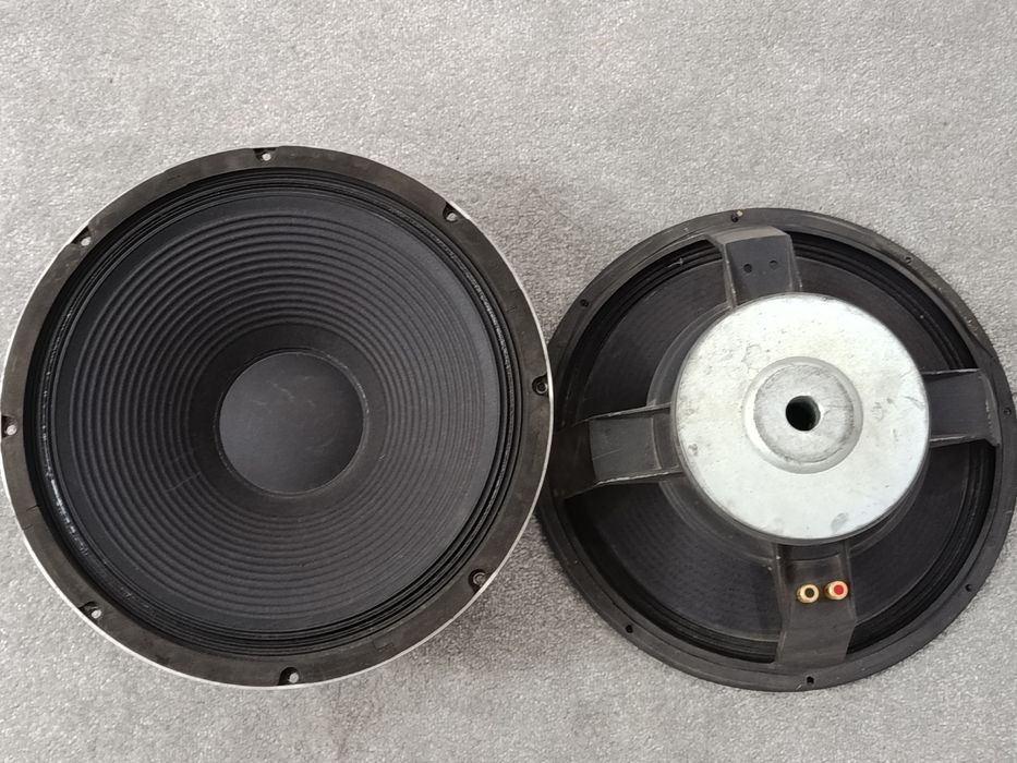 Динамик сотилади 15дюм 500ваттишлаши зур сотилади