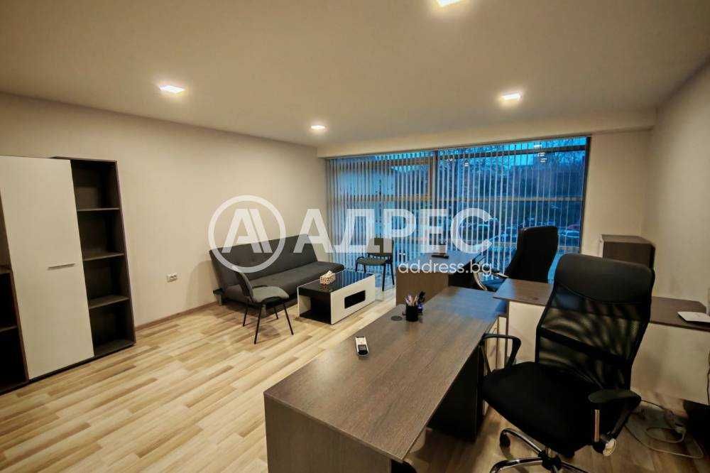 Под наем просторен обзаведен офис в центъра на гр. Разград!