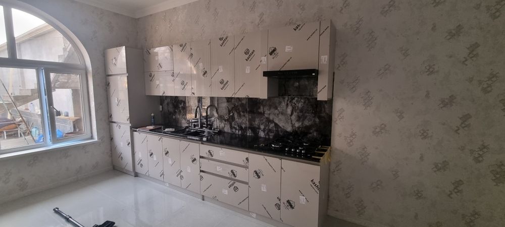 Кухни на заказ , мебель на заказ любой сложности .