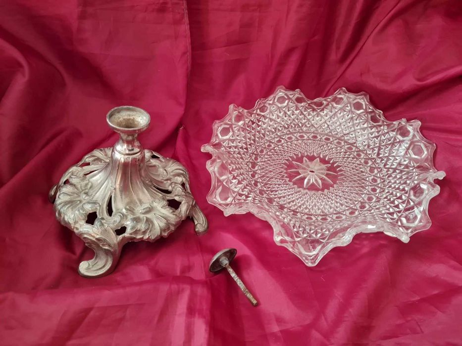 Продавам старинна жардиниера /фруктиера/