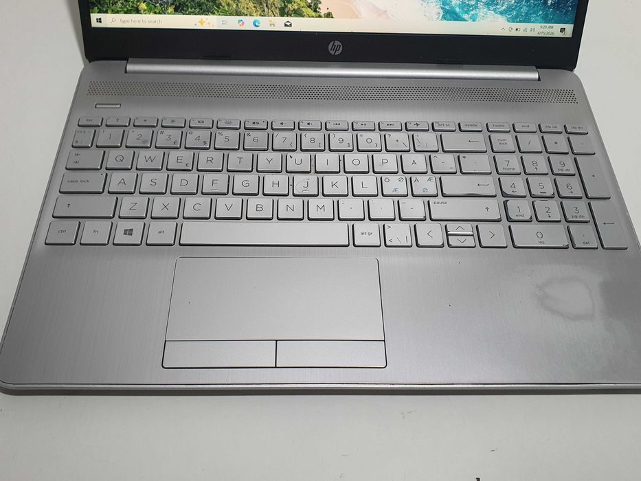 HP Laptop 15-DW