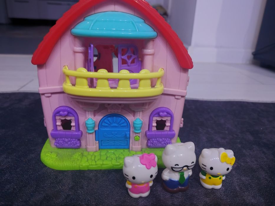 Домик с мебелью и фигурками Hello Kitty