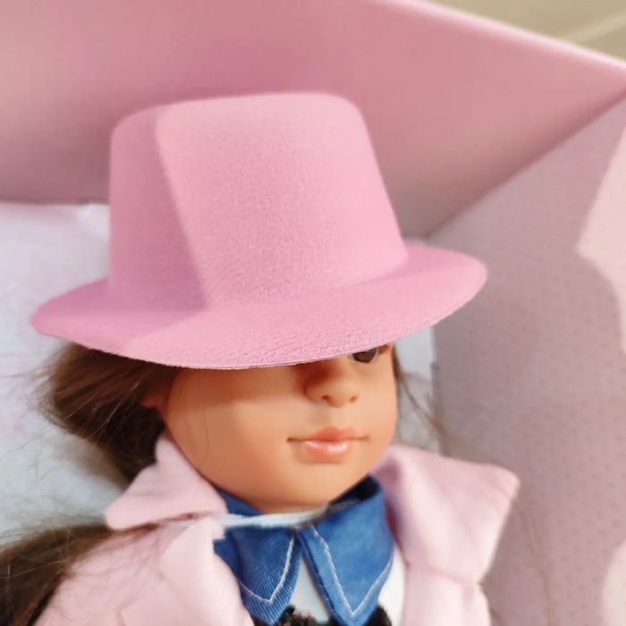 Кукла шатенка