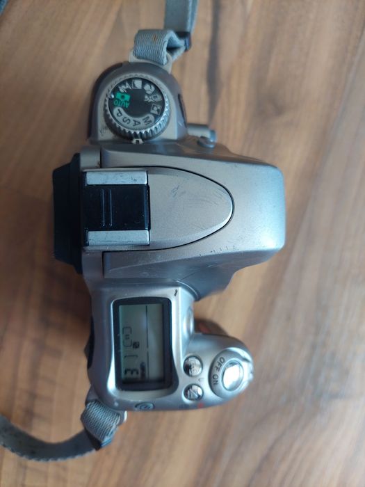 Aparat pe film nikon f55,în stare de funcționare,doar body