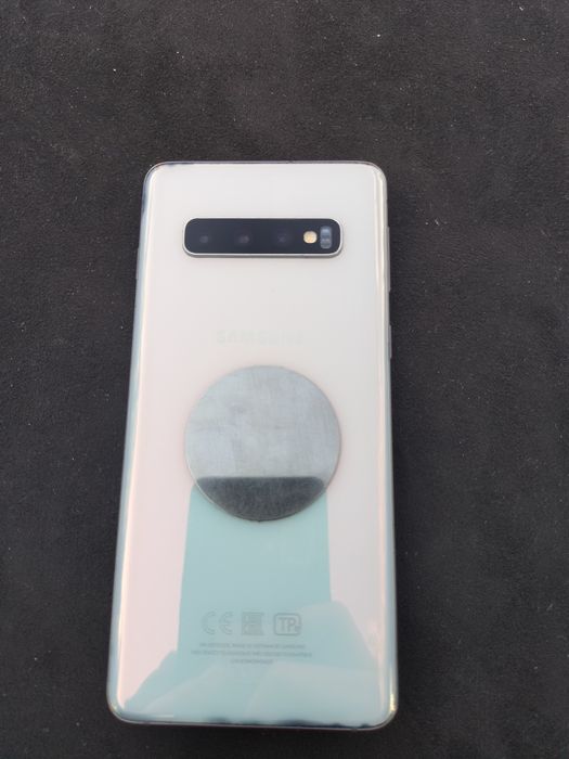 Samsung s10 в идеальном состоянии