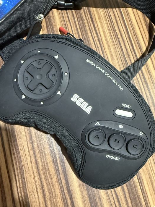 2 бр. момчешки чанти, носени веднъж – 15 €