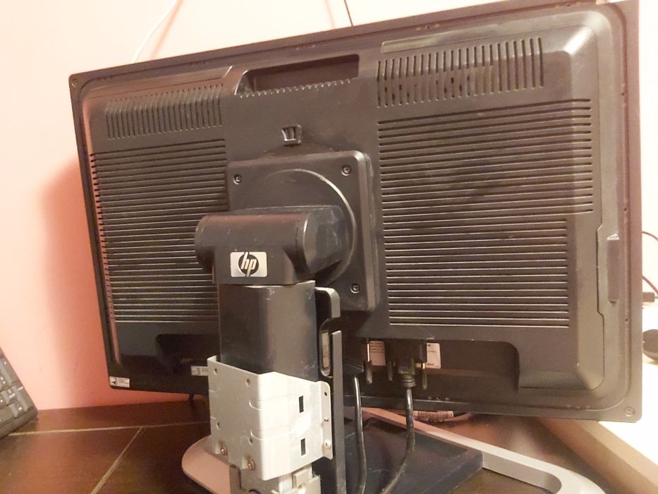 24-инча ПрофиМонитор за дизайн, фото, предпечат HP LP2465, CCFL, S-PV