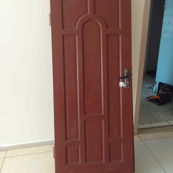 Продам двери  в хорошем состояние