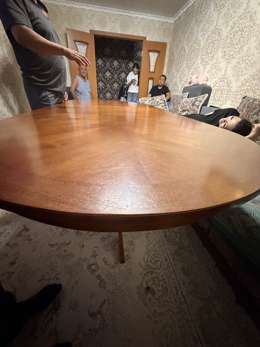 Продам стол в идеальном состоянии