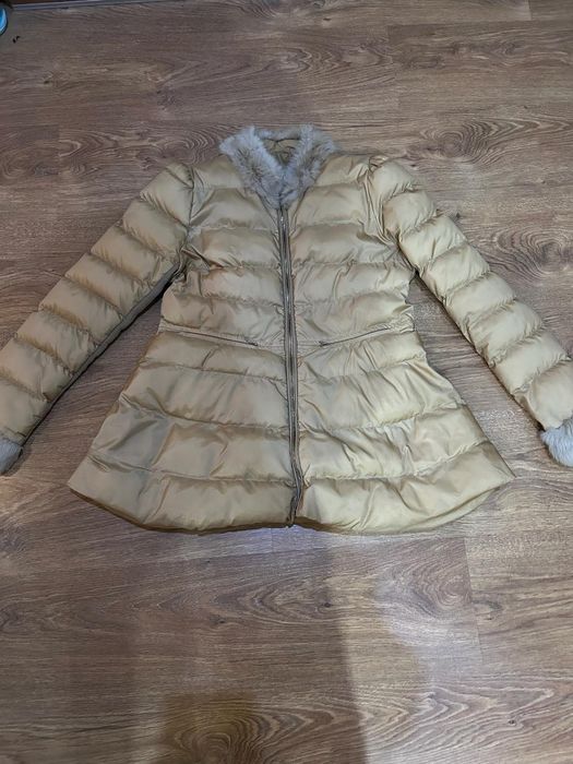 Бежово яке заешки пух