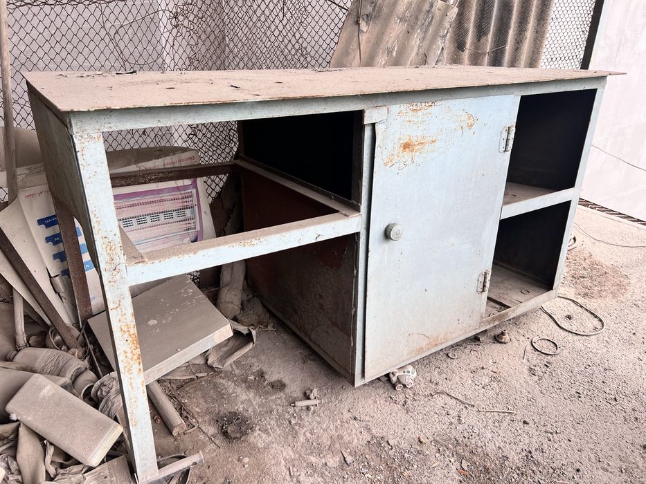 Верстак ва стол сотилади