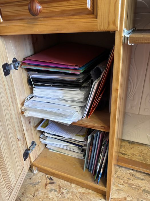 Бюро от масивно дърво