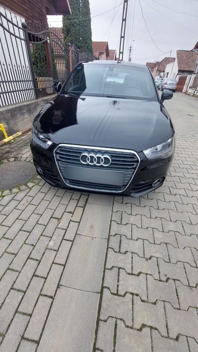 Audi A1 Vând Audi A1, 1,6  Diesel , trapa, piele ,  navigație .