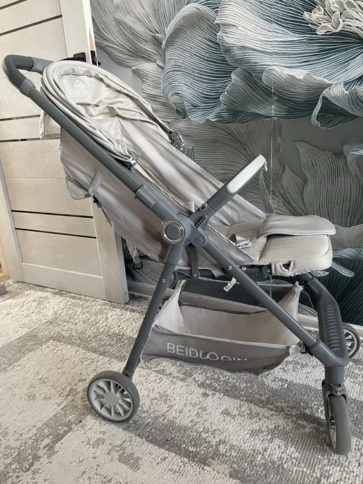 Продам новую коляску