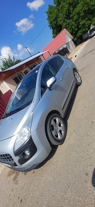 Vând peugeot 3008