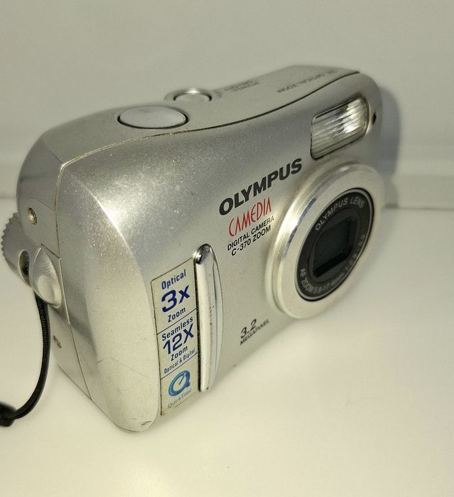 Olympus C-370 Zoom компактен дигитален фотоапарат