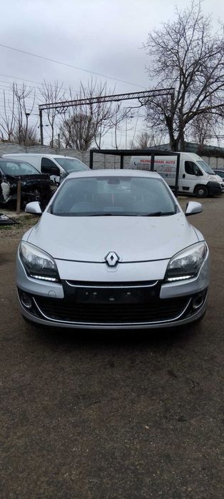 Dezmembrez Renault Megane 3 1.6 B an 2011
