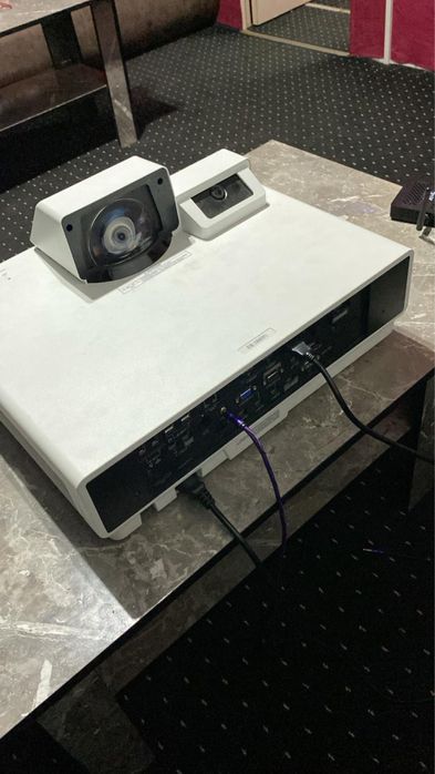 Мультимедийный проектор Epson EB-1481Fi