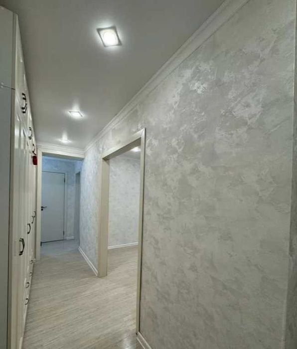 Профессиональная поклейка обоев. Стыков не будет!