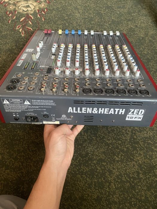 Микшерный пульт Allen & Heath ZED-12FX