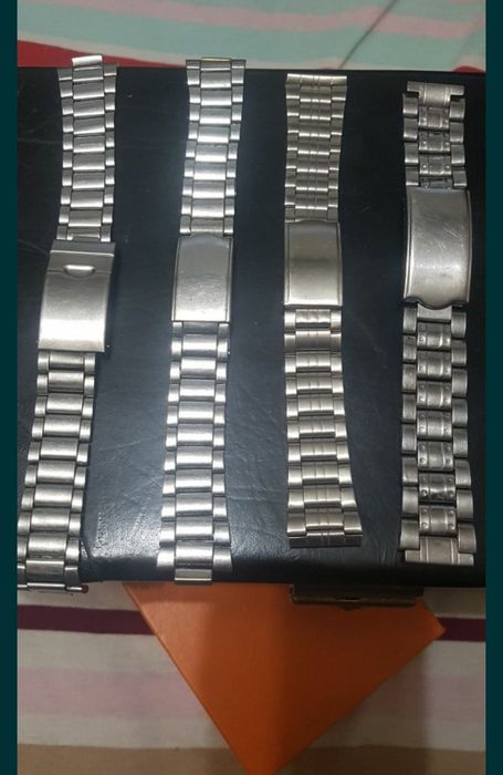 Lot de 8 brățări metalice și elastice