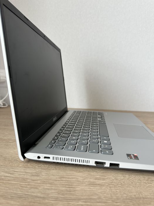 ASUS M509DA / Ryzen 5 / 8GB
