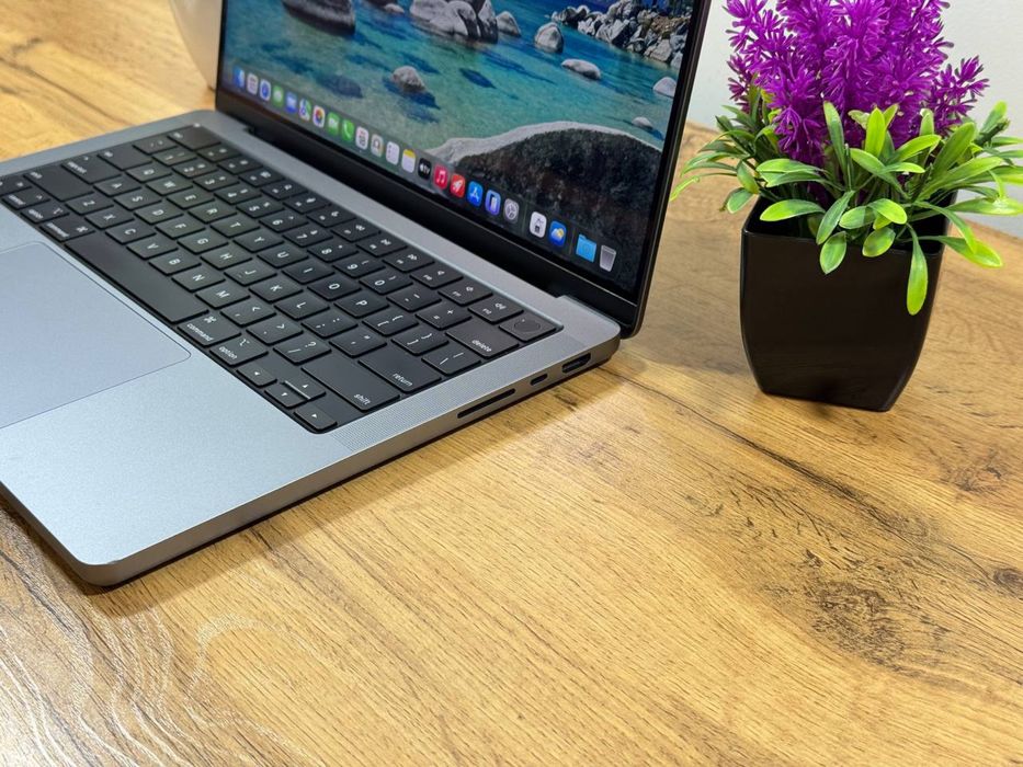 MacBook Pro 2023  14” M2 max 32/1Tb