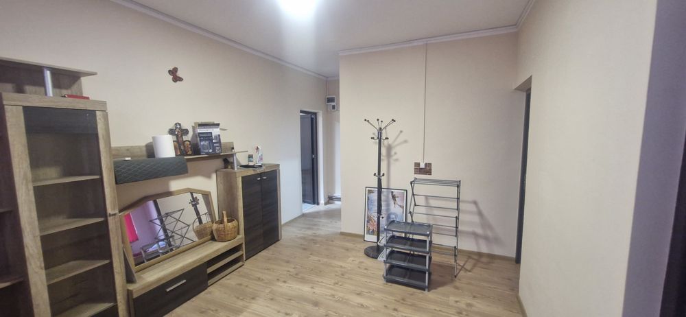Inchiriez apartament pt persoane juridice