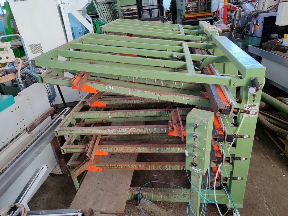 пневматична преса с четири секций