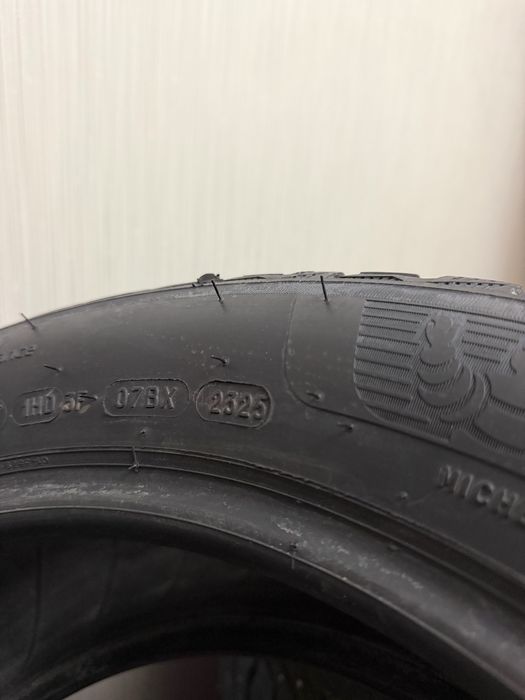 Michelin зима ( 215/55/17 )