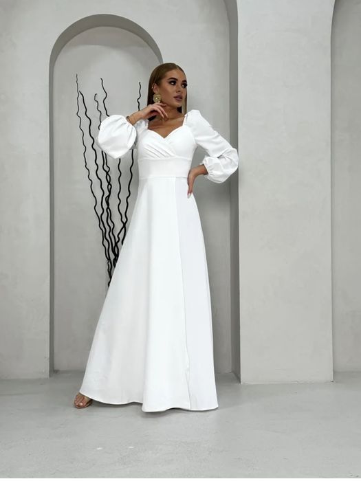 Платье белое в пол с разрезом