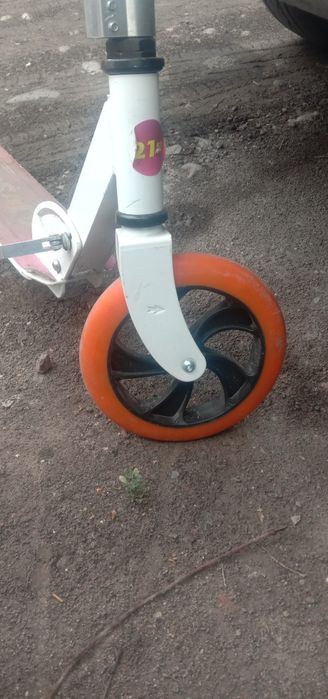 Продам самокат в хорошем состояние