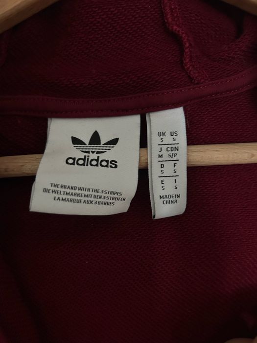 Адидас спортно връхно