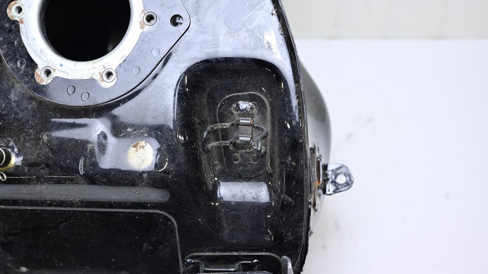 Rezervor Benzina Cu Capac Buson KTM Duke 125 2017 - 2023