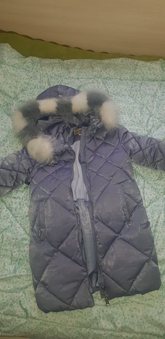 Продам куртку пуховик для девочки