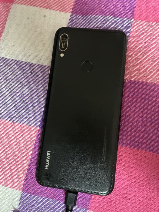 Телефон Huawei Y6