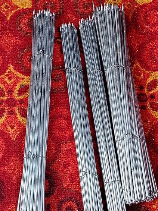 Провода и шашлычные палки