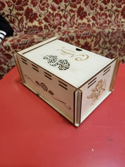 Шкатулка деревянная